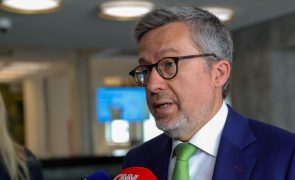 PS e PCP em Lisboa acusam Moedas de ser 