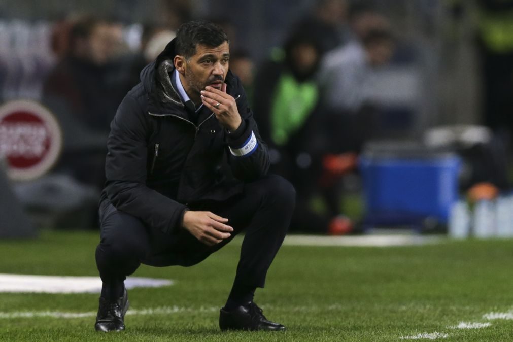 Sérgio Conceição quer vencer Estoril em campo, mas não esquece os regulamentos