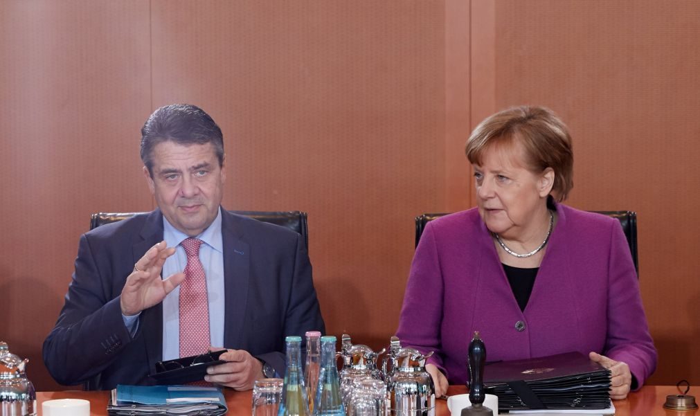 MNE alemão Sigmar Gabriel anuncia que não vai integrar novo Governo