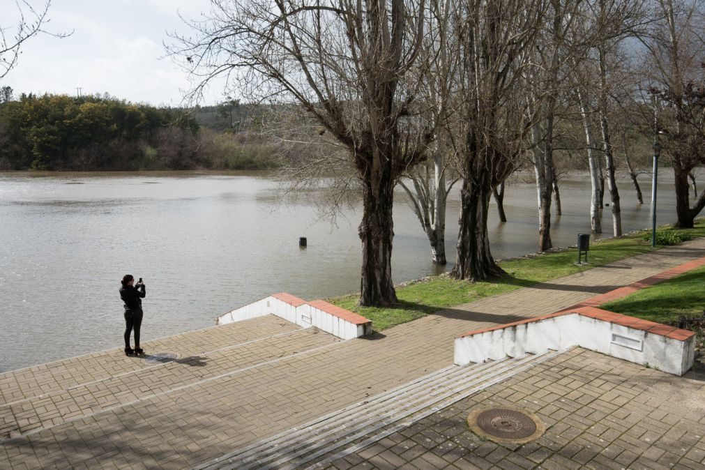 Ligeira descida das águas na bacia do Tejo