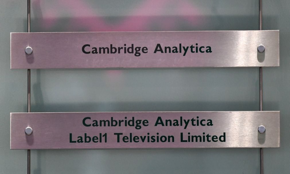 Cambridge Analytica pode ter acedido a dados de mais de 63 mil utilizadores do Facebook em Portugal