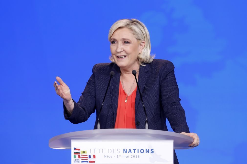 Marine Le Pen deve 300 mil euros ao Parlamento Europeu