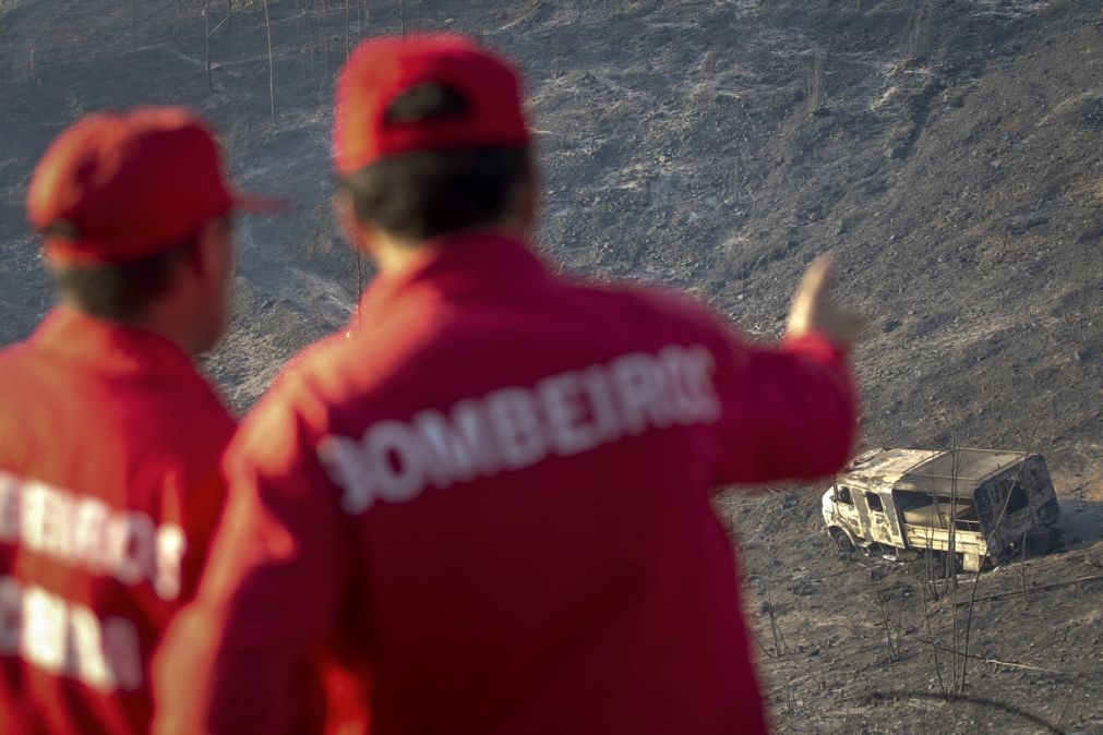 Dois bombeiros acusados de atear fogos começam hoje a ser julgados