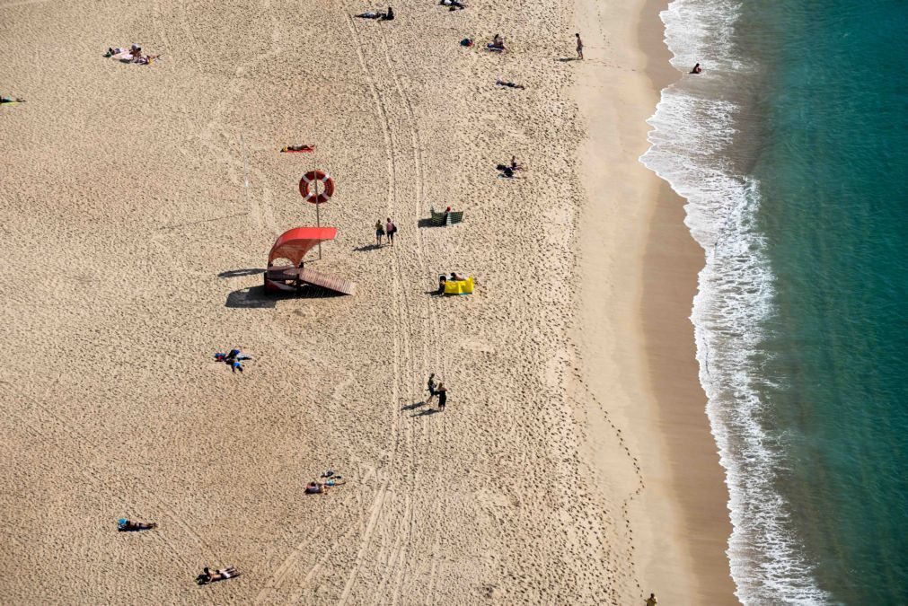 Praia interdita e em risco de derrocada junto à Zambujeira do Mar