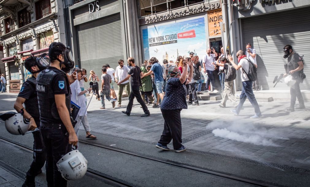 Polícia dispersa manifestação de mães de desaparecidos e detém 50 pessoas