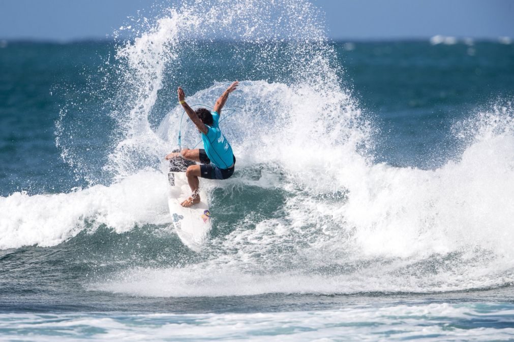 Surfista português Vasco Ribeiro segundo no Pro Anglet