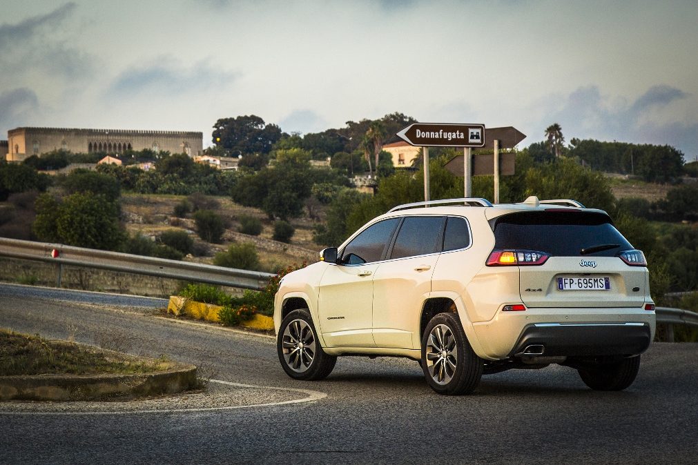 Novo Jeep Cherokee para novas aventuras urbanas e off-road [vídeo]