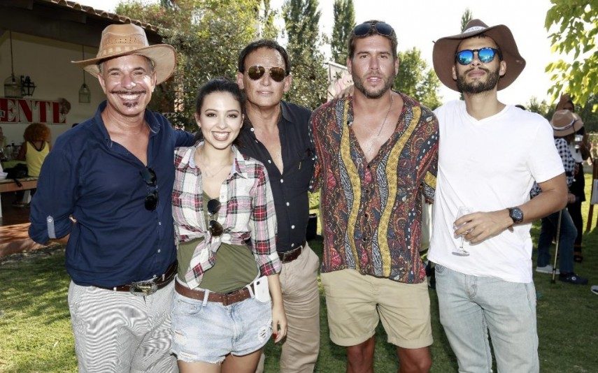 Ao estilo country. Famosos celebram os 42 anos da Nova Gente em festa de arromba (vídeo)