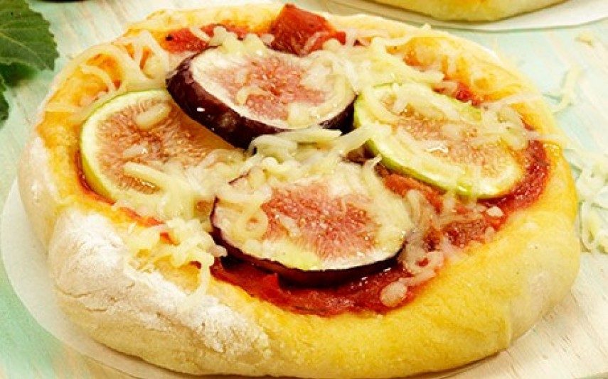 Pizas de figos para aproveitar os frutos da época