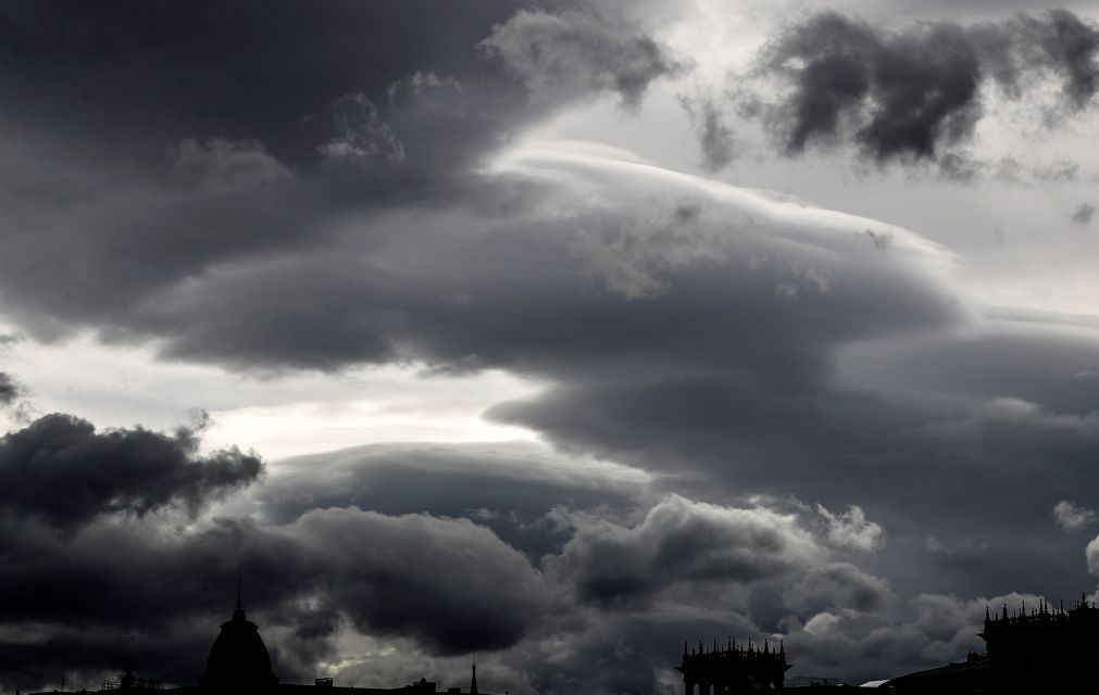 Alerta: Dez distritos sob aviso amarelo devido ao vento e chuva