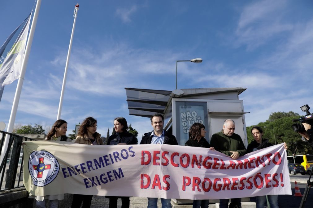 Pelo menos 261 cirurgias canceladas devido a greve de enfermeiros