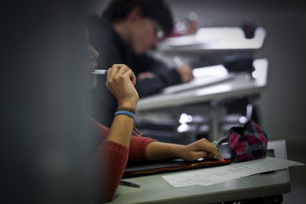 Governo brasileiro pede a escolas que coloquem alunos a cantar o hino