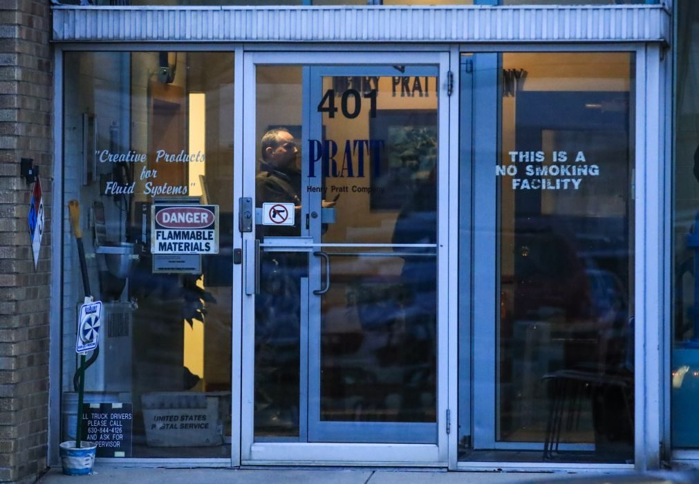 Cinco mortos e cinco polícias feridos nos arredores de Chicago