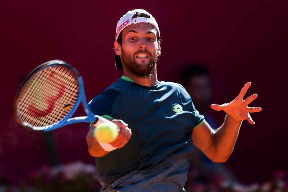 João Sousa eliminado nos oitavos de final do Estoril Open