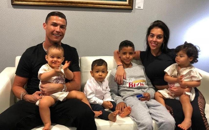 Cristiano Ronaldo mostra novo vídeo em família