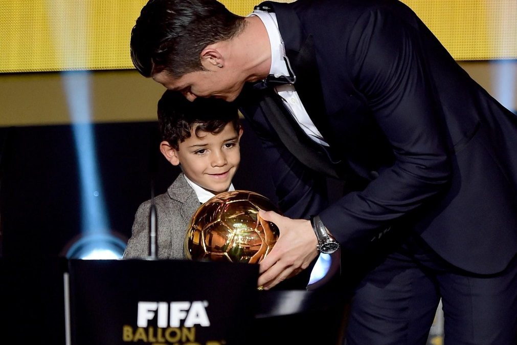 Dia do pai: Cristiano Ronaldo oferece refeição a todos os pais e filhos
