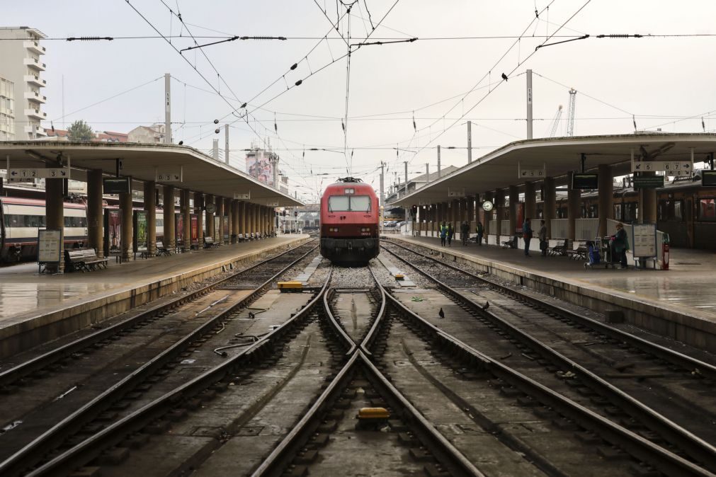 Trabalhadores e utentes dos transportes públicos protestam hoje em Lisboa