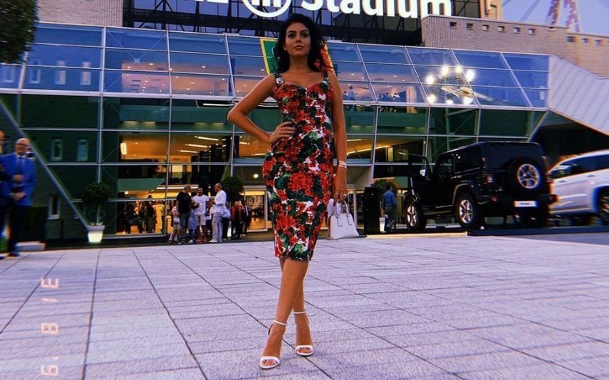 Georgina Rodriguez usa look de mais de 4000 euros para ver Ronaldo jogar