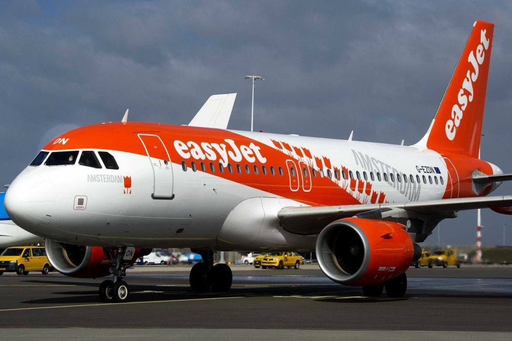 EasyJet condenada a pagar coima de 125 mil euros por recusar indemnização de 250 a passageira