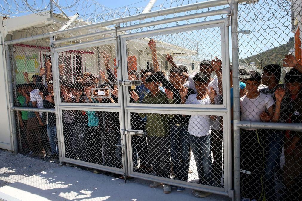 Grécia vai fechar os três maiores campos de refugiados nas ilhas do Mar Egeu