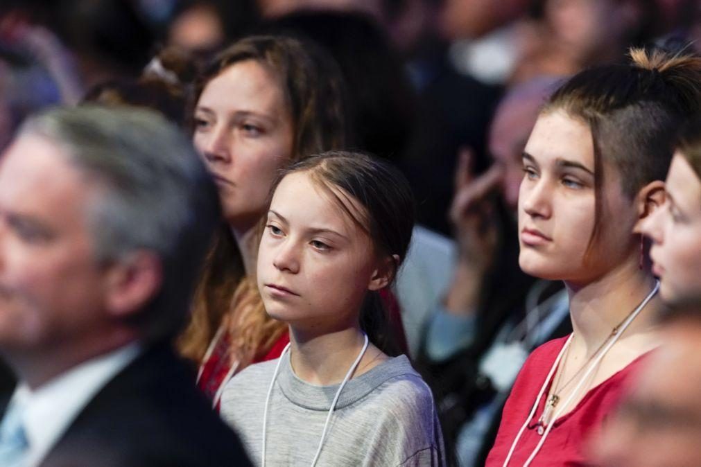 Ativista Greta Thunberg acusa Davos de ignorar apelos pelo clima