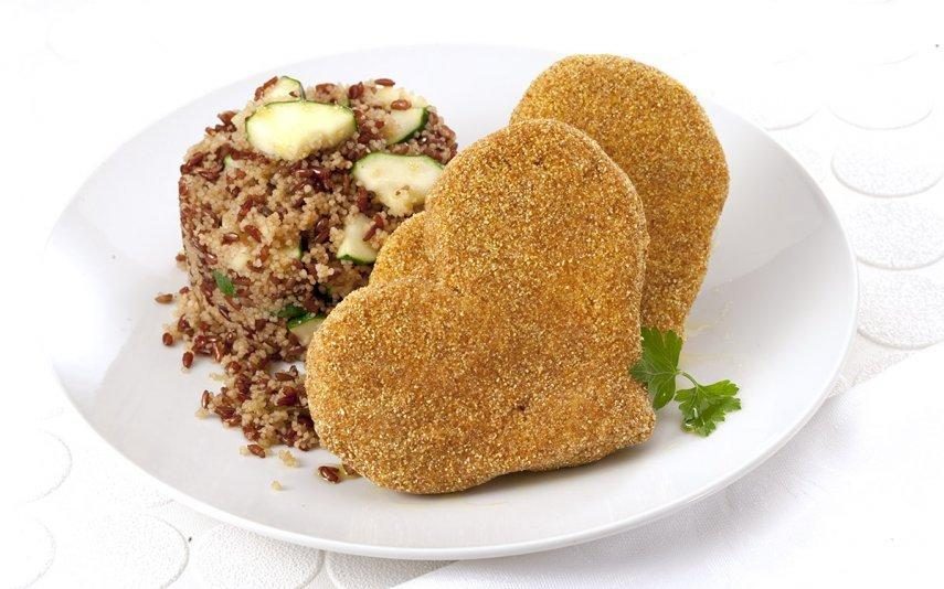 Corações panados com arroz-terra