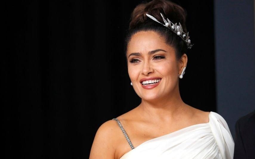 Salma Hayek acaba noite de Óscares no hospital