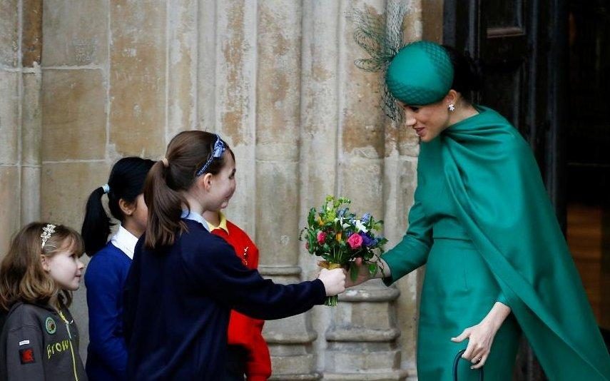 Meghan Quebra regras da Casa Real para prevenir o coronavírus