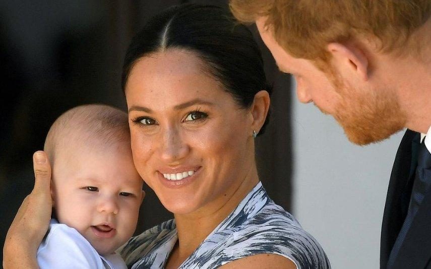 Meghan e Harry Archie vai passar as férias de verão com a bisavó, a rainha Isabel II