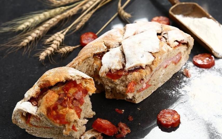 Pão com chouriço Pão caseiro e cheio de sabor