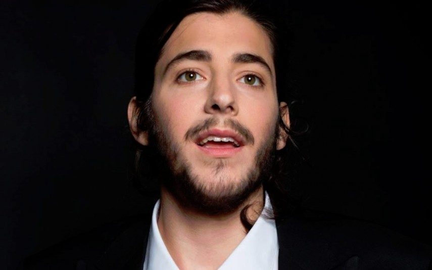 Salvador Sobral e Júlio Resende cantam música da concorrência