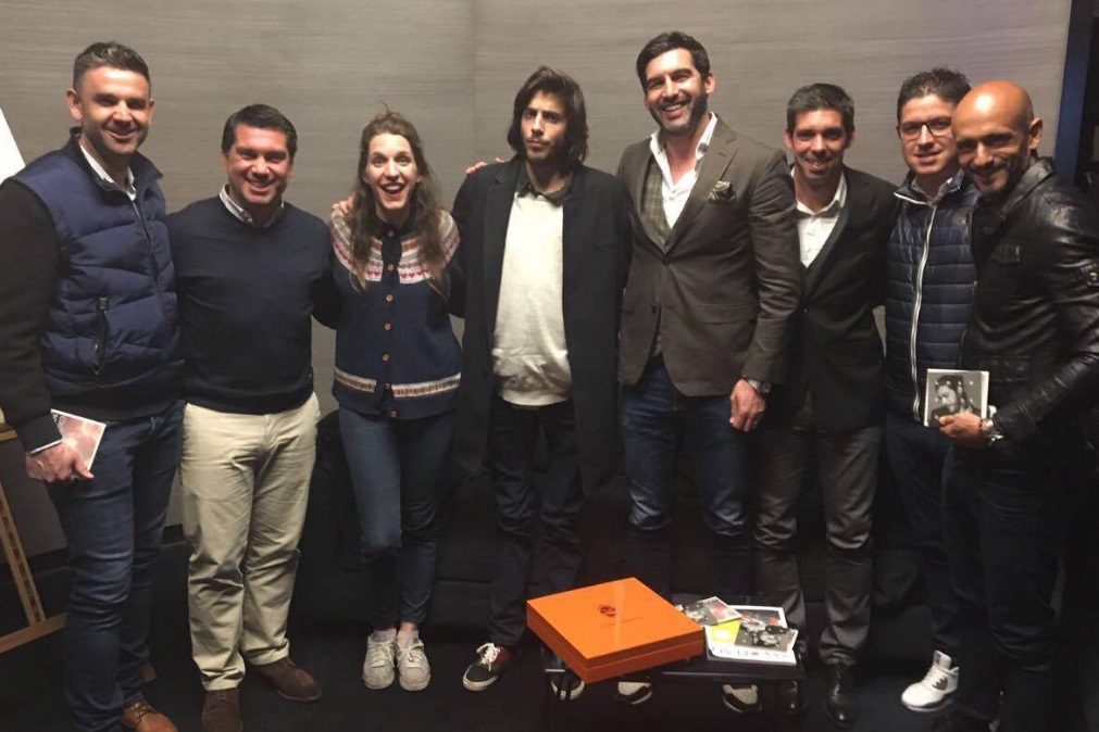 Até o futebol se rendeu a Salvador Sobral. Veja quem visitou o cantor na Ucrânia...