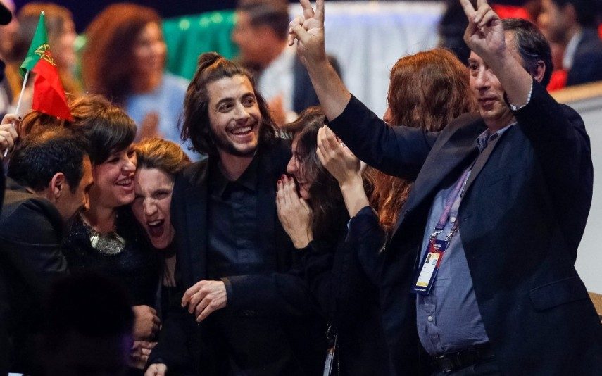 Salvador Sobral O que faz o cantor antes da atuação?