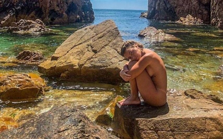 Nua na praia, Bruna Quintas enlouquece seguidores: «Uma sereia»