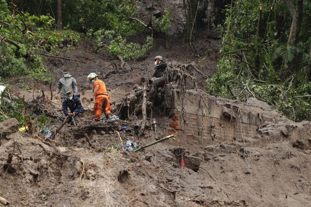 Tempestade tropical faz 27 mortos em El Salvador e mais de 11 mil desalojados