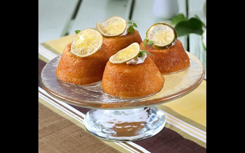 Bolinhos de limão encharcados. Uma receita fresca para um fim de semana quente