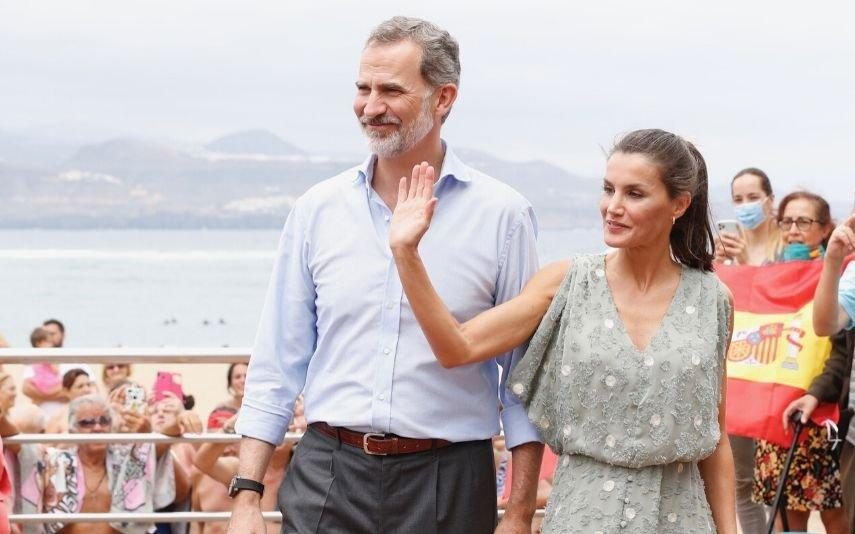 Letizia Rainha do low-cost! O vestido de 25 euros que todas querem ter