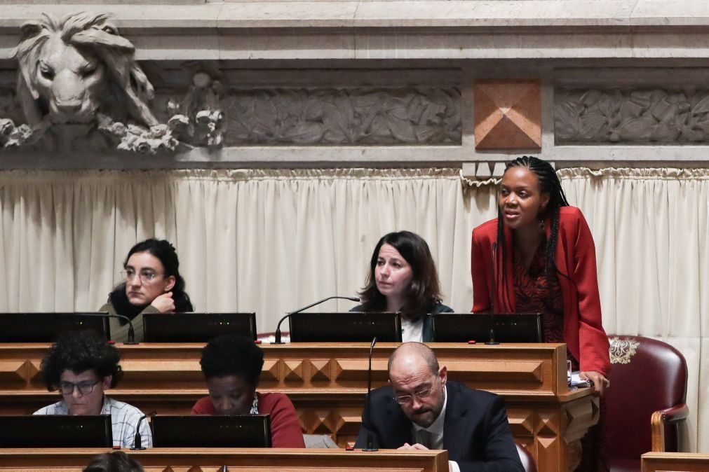 Joacine está de quarentena voluntária e critica Assembleia por impossibilitar participação 'online'