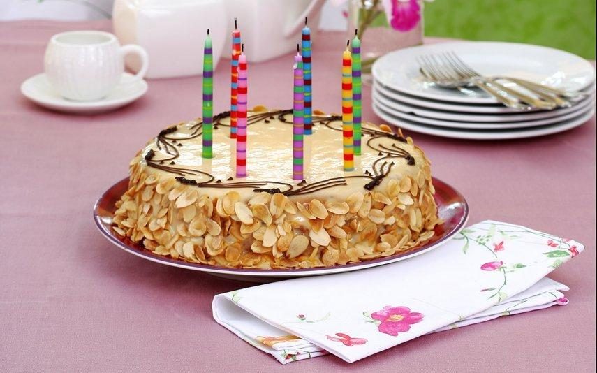 Bolo de amêndoa A receita ideal para fazer o bolo de aniversário perfeito!