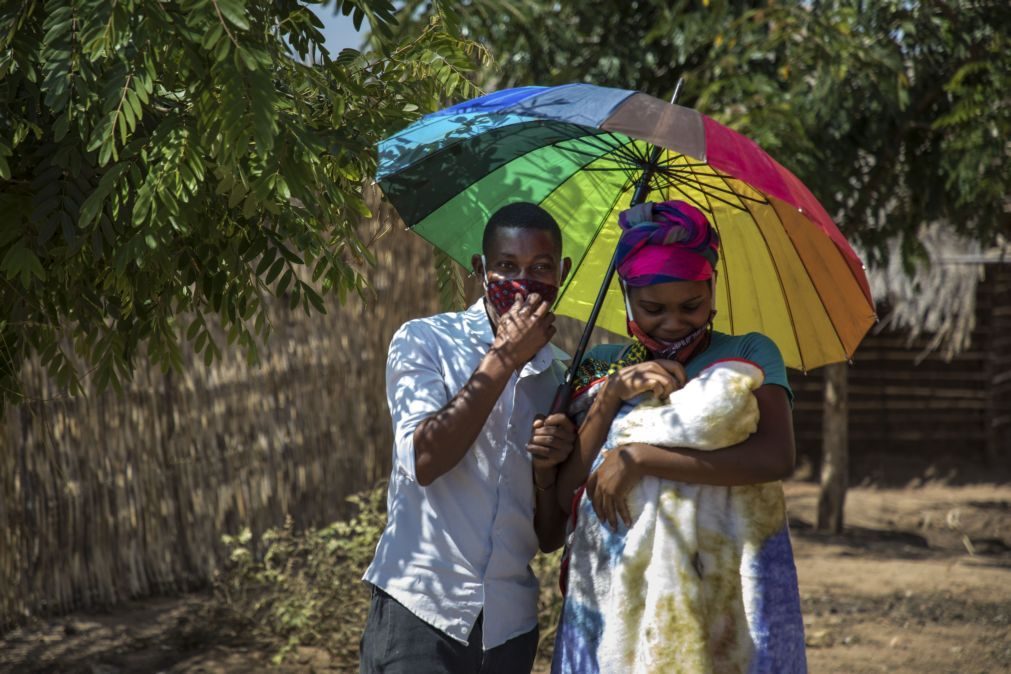 Moçambique. Rui nasceu há uma semana, depois de a mãe ter passado dias à fome durante a gravidez