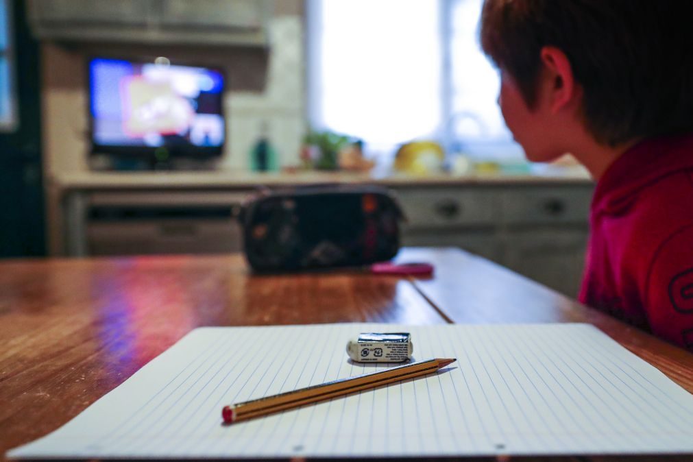 Pais alertam que alunos não podem ficar sozinhos se escolas fecharem