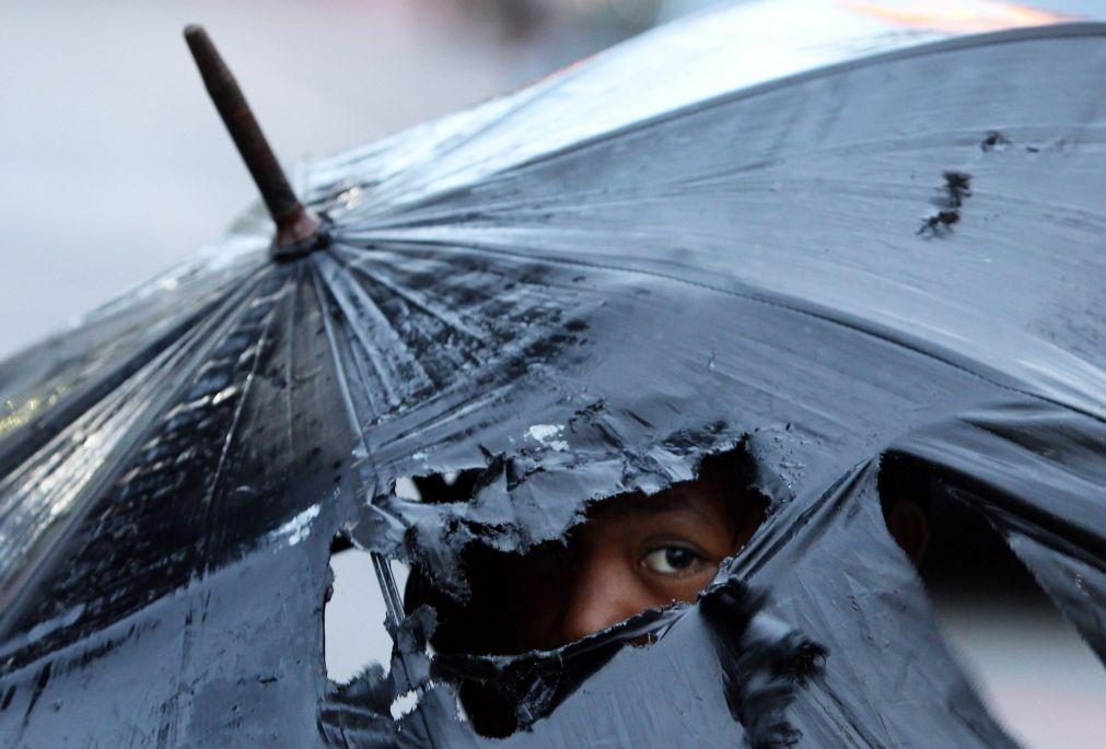 Treze distritos do continente sob aviso amarelo devido ao vento e chuva forte