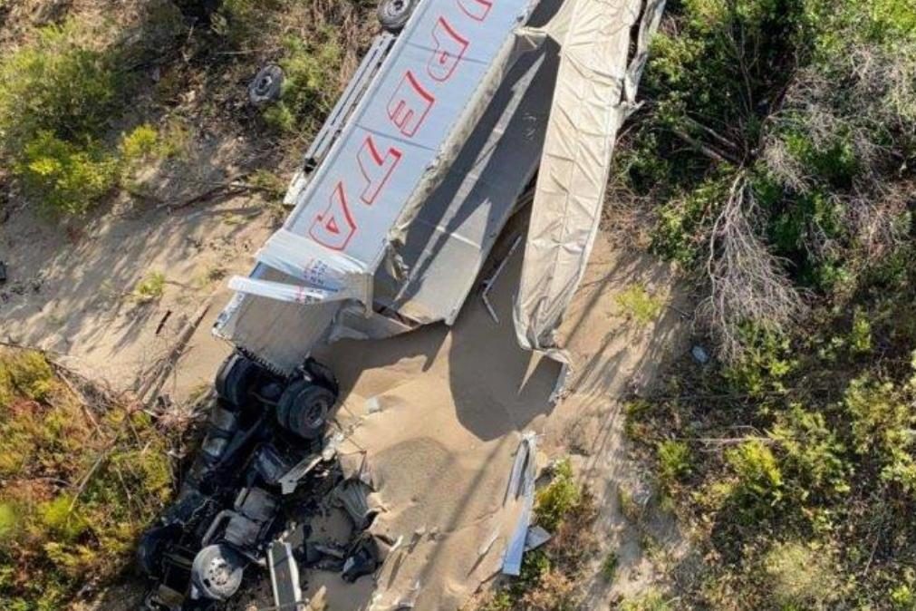 Acidente grave na A23. Camião cai de viaduto