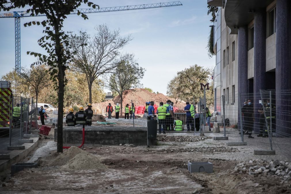 Troço da linha Azul do Metro de Lisboa mantém-se cortado após desabamento