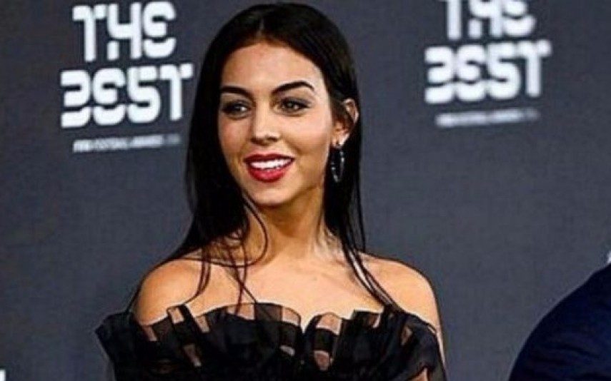 Georgina Rodriguez e a primeira selfie com Alana Martina ao colo