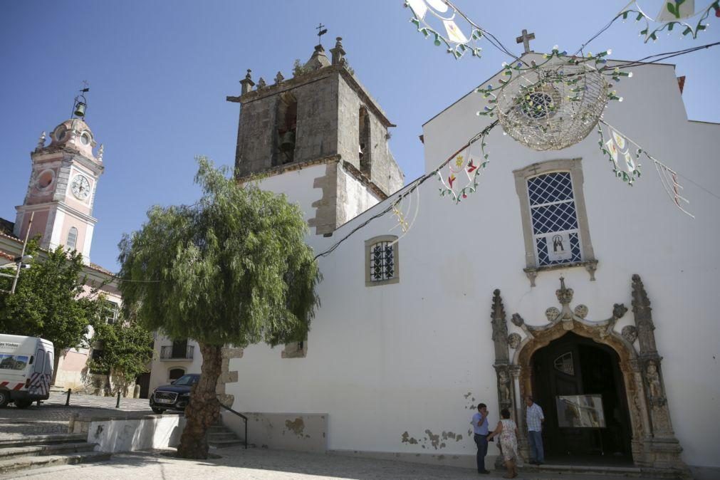 Covid-19: CM de Arruda dos Vinhos contesta parecer favorável a casamento com 200 pessoas