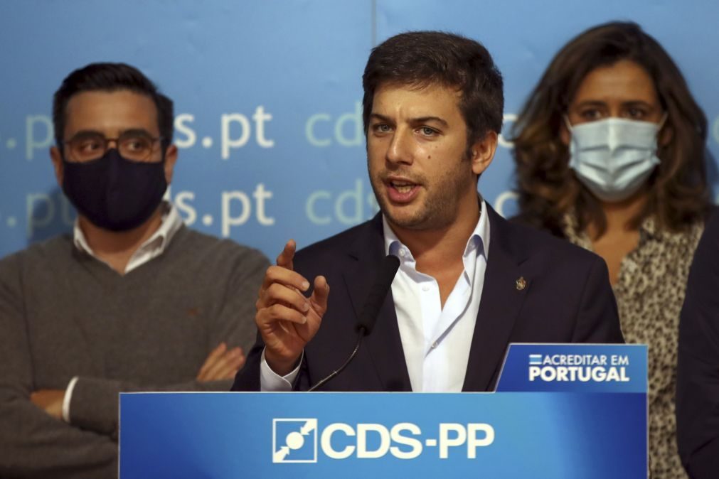 Notícias da morte do CDS-PP foram 