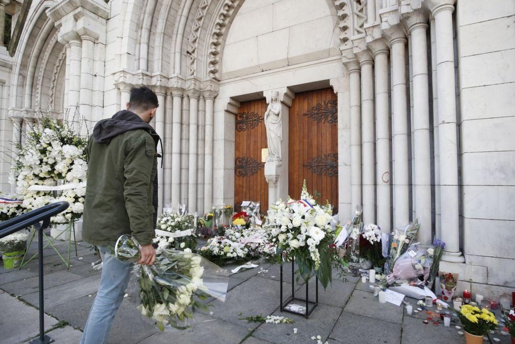 Padre ortodoxo ferido com um tiro dentro de igreja em França