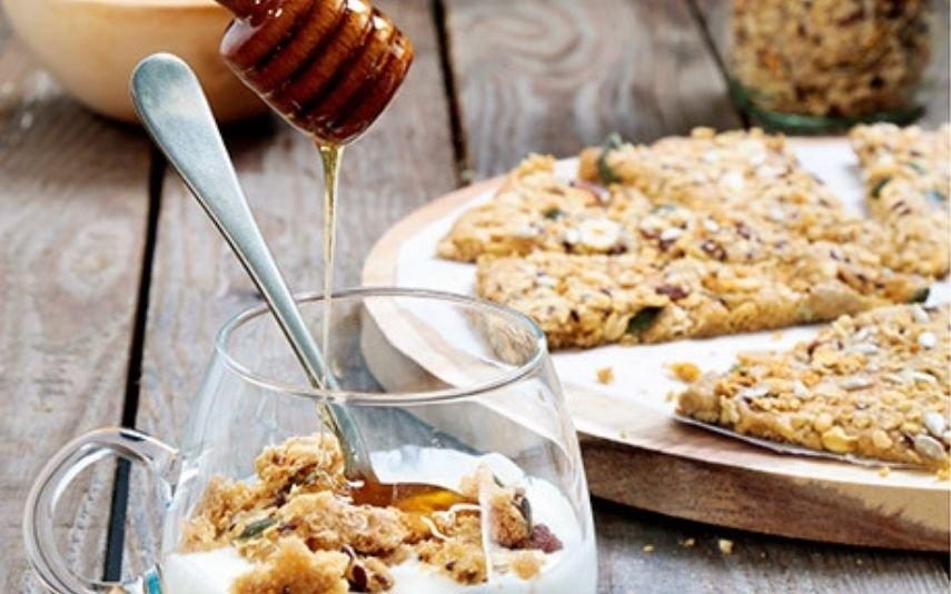 Bolachas de canela e granola. Receita perfeita para adoçar a boca