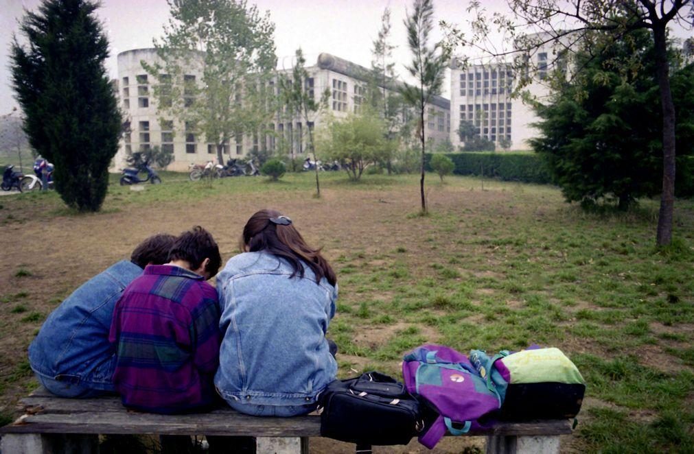 Estudo permite deteção precoce para prevenir perturbação 'borderline' em adolescentes